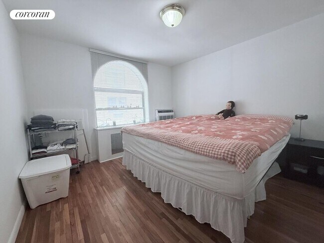 117 W 58th St, New York, NY 10019 - photo 5