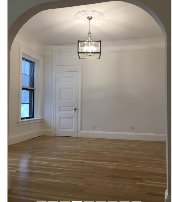 295 Commonwealth Ave, Chestnut Hill, MA 02467