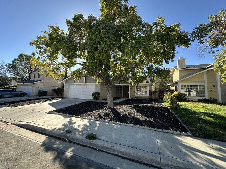 4732 Katrina Place, Palmdale, CA 93552 - photo 1