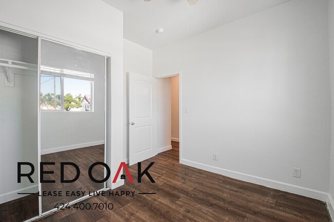 1847 1/2 W Florence Ave unit 204, Los Angeles, CA 90047 - photo 3