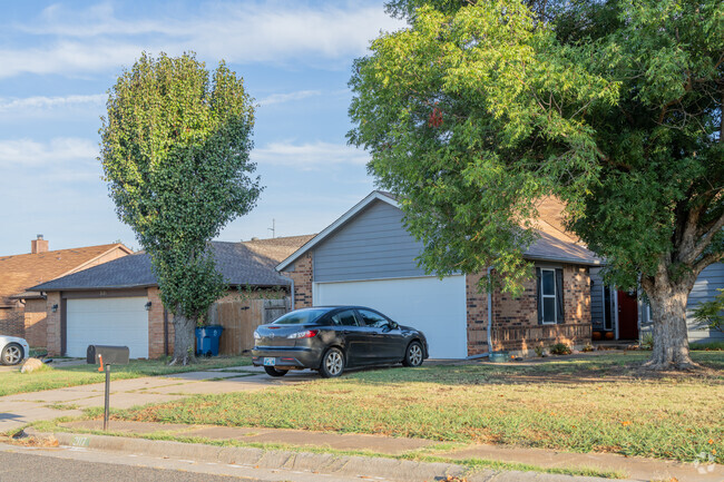 The Pebble Creek neighborhood features many brick ranch-style homes.