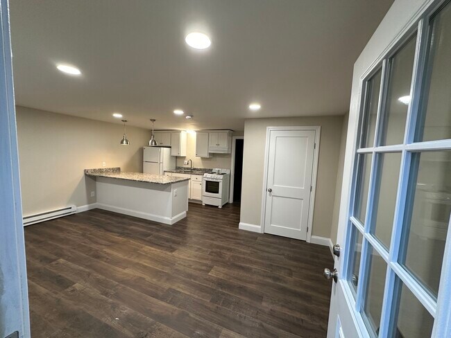 61 River Rd unit 3, Stratham, NH 03885 - photo 5