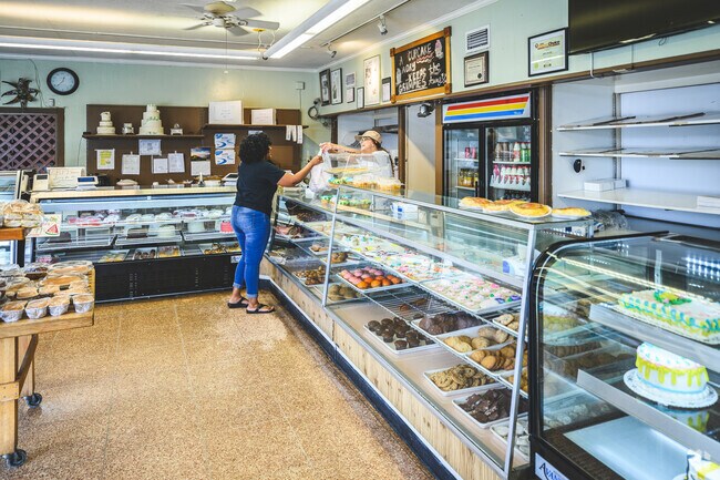 Pollman's Bake Shop near Arlington serves pastries and desserts.