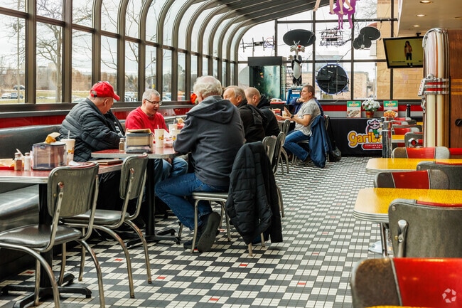 Diners are enjoying an afternoon at Garibaldi's Italian Eatery.