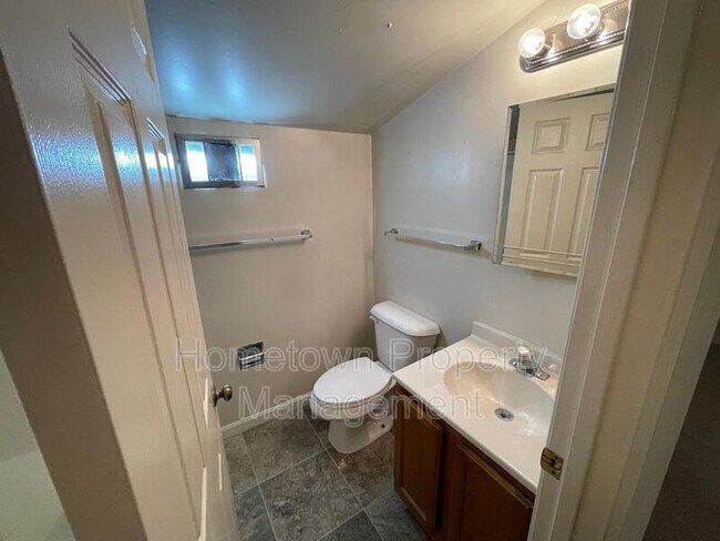 105-107 N Hanover St unit 107 APT C, Carlisle, PA 17013 - photo 6
