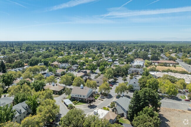 Northwest Chico is just 4 miles north of the downtown area.