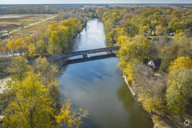 Kankakee River in Cedar Creek is perfect for activities like kayaking.