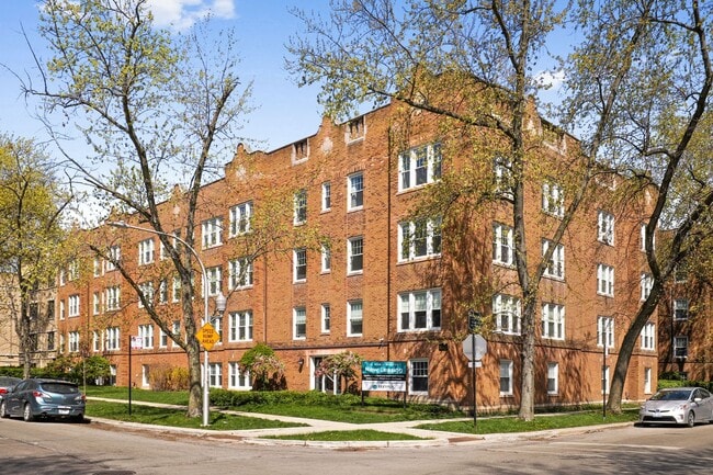 1902 W Morse Ave unit 2, Chicago, IL 60626 - photo 2