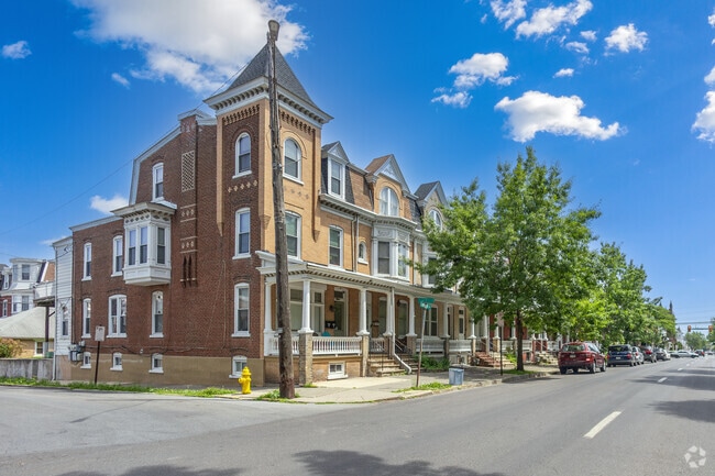 Large Victorian homes are common in The West Park Historic District.