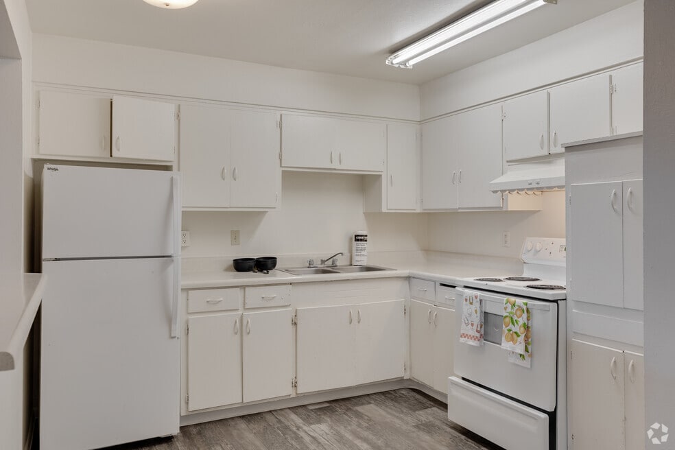 Camelback Properties, Phoenix, AZ 85013 - photo 1