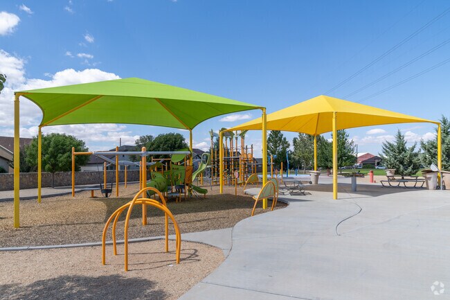 Metro Verde Splash Pad and Park is a great spot for Homestead Acres families.