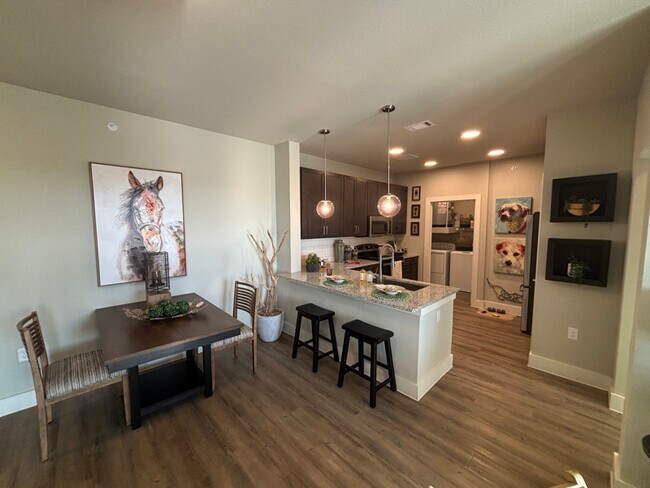 425 El Rio St unit b5, San Marcos, TX 78666 - photo 5