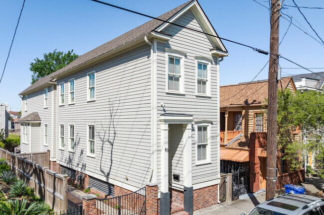 Find unique Charleston style homes in East Side.