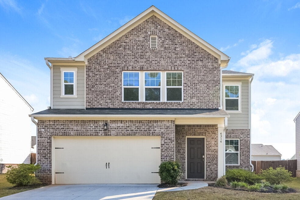 4314 Georgia Cir, Loganville, GA 30052 - photo 1