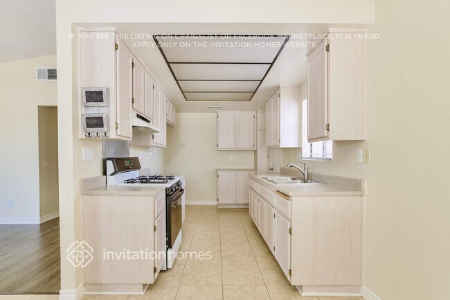 27317 Del Monte Ln, Sun City, CA 92586 - photo 5