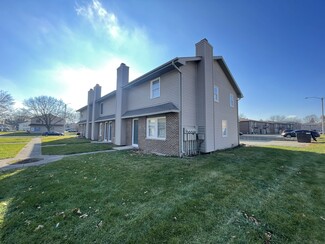 827 W Hillcrest Dr, Dekalb, IL 60115