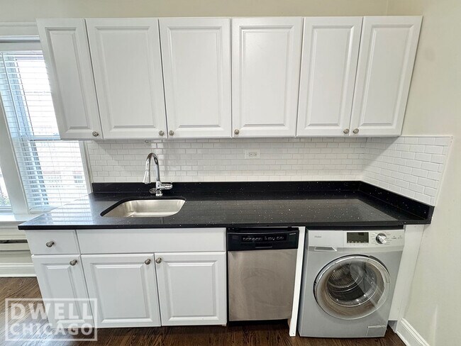 3820 N Greenview Ave unit 1, Chicago, IL 60613 - photo 7