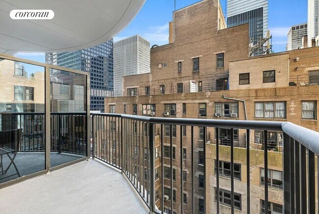 150 E 57th St, New York, NY 10022 - photo 5