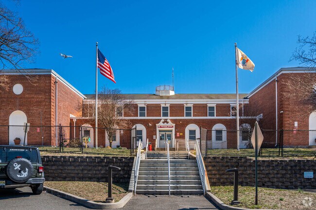 Maywood Avenue School serves students in Maywood community.