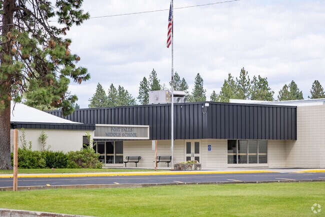 Post Falls Middle School
has an overall B grade from Niche.