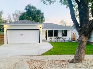 22028 Dumetz Rd, Woodland Hills, CA 91364