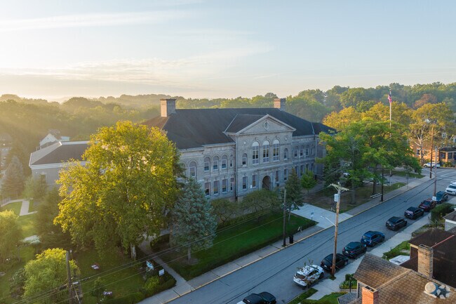 Pittsburgh Sterrett offers a partial Classical education for Hazelwood students grades 6-8.