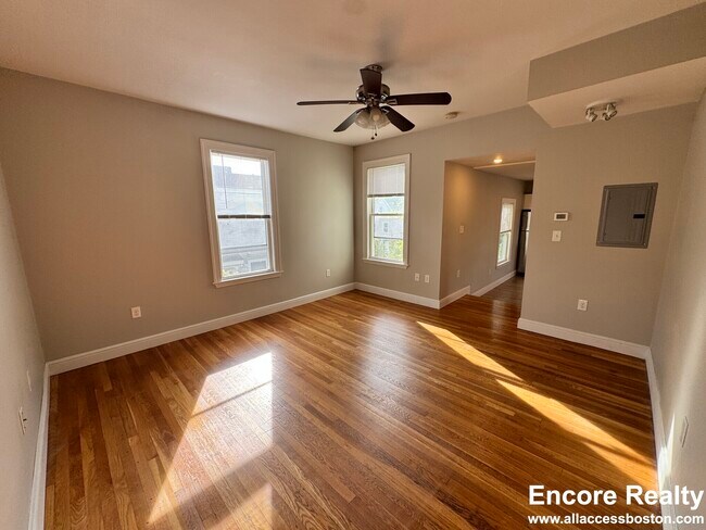 13 Pleasant St unit 8, Cambridge, MA 02139 - photo 4