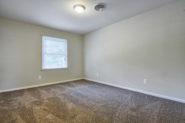 Lexington Commons, Greensboro, NC 27405 - photo 5