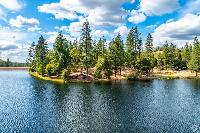 Lake Tabeaud is 10 miles away from Pine Grove.