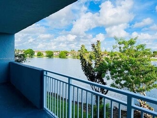 9359 Fontainebleau Blvd, Miami, FL 33172