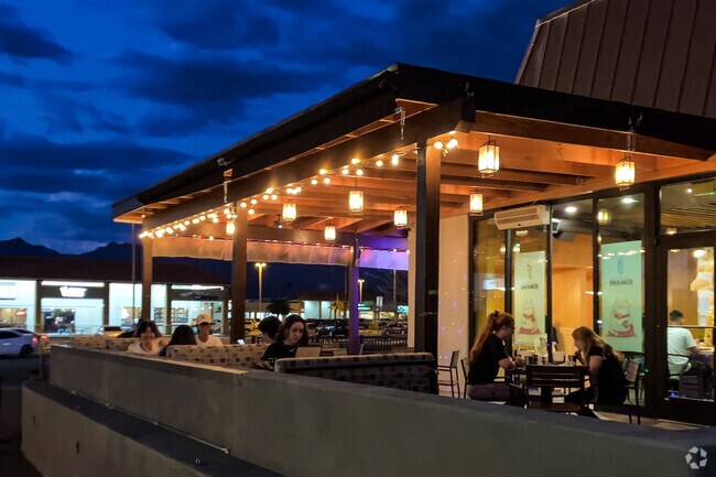 Evening patio dining is not hard to find near Pinecrest.