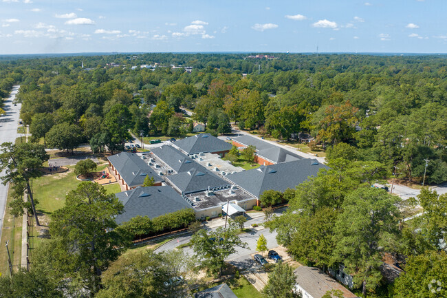 Arden Elementary School is located in a large residential area in College Place.