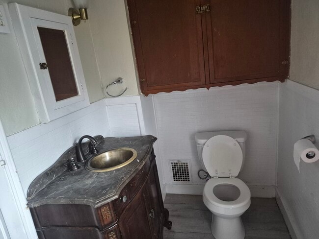 50 Charles St unit Charles Street apt 2, Cortland, NY 13045 - photo 7