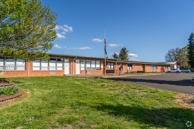 Clover Ridge Elementary School is a public school serving neighborhoods around Albany.