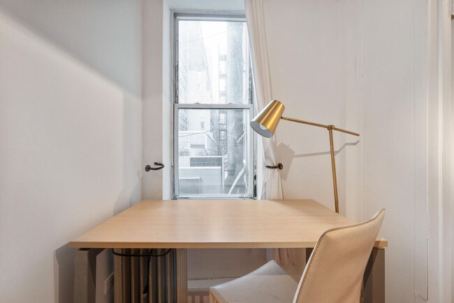 446 10th Ave unit FL2-ID1039019P, New York, NY 10001 - photo 6