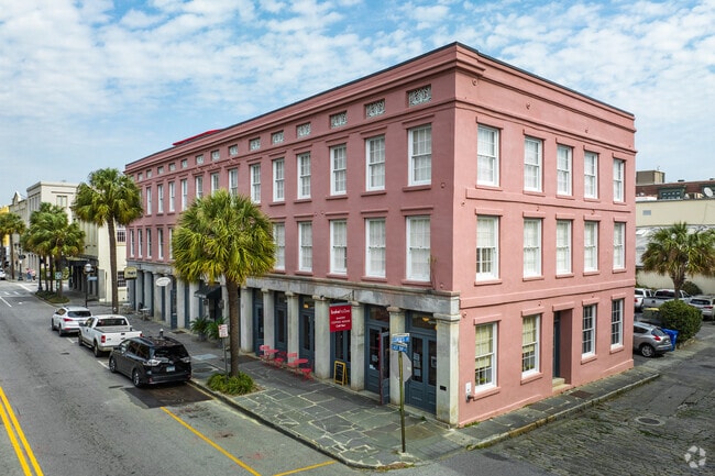 French Quarter in Charleston, SC has beautiful condos near the waterfront in Charleston.