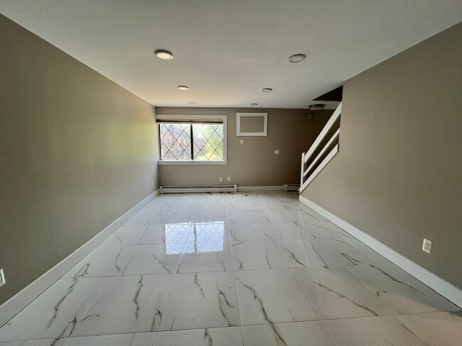 Gateway Estates, East Hartford, CT 06108 - photo 6