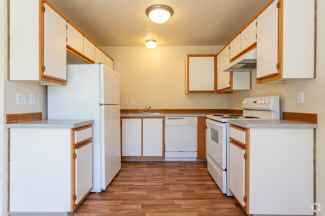 Oak Tree Apartments, Tigard, OR 97224 - photo 6