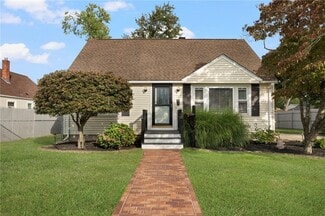 118 Airway Rd, Warwick, RI 02886