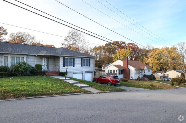 Home curve over hill in the Mount Vernon neighborhood.