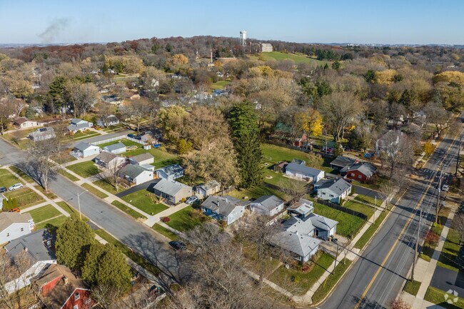 Lot sizes in the Mendota Hills neighborhood average over 10,000 square feet.