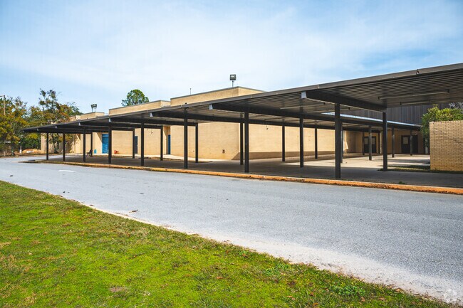 Pillans Middle School-carpool area