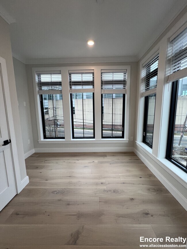 158 Everett St unit 203, Boston, MA 02128 - photo 6