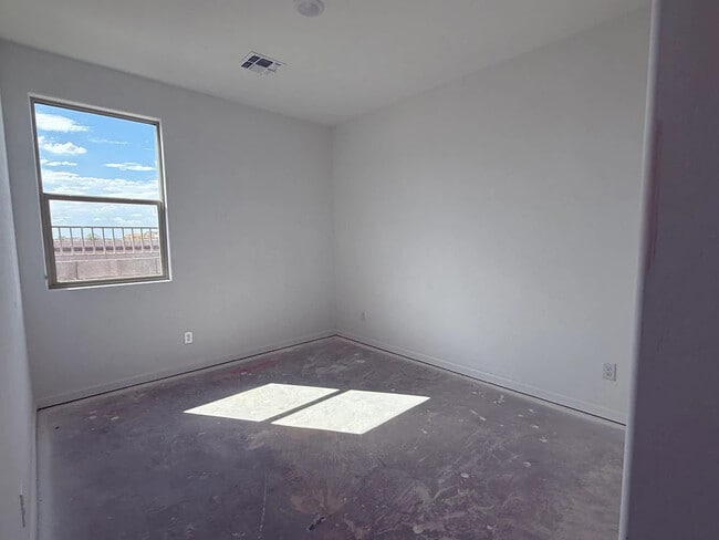 9628 W Tamarisk Ave, Tolleson, AZ 85353 - photo 7