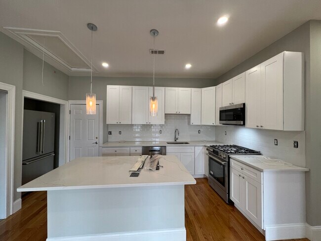 69 Pearl St unit 2, Somerville, MA 02145 - photo 5