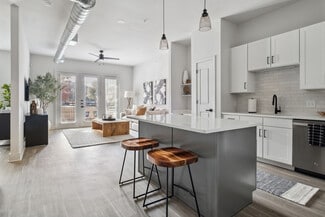 1900 Hi Line Dr, Dallas, TX 75207