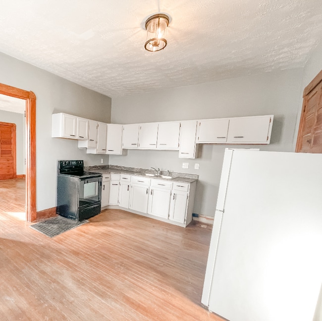 418 E Main St, Greenfield, IN 46140 - photo 6