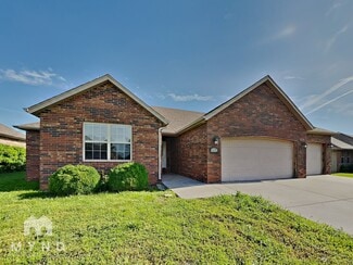5697 W Alexa Ln, Springfield, MO 65802