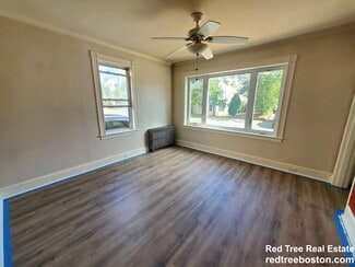 8 Cross St Unit TOWNHOUSE, Woburn, MA 01801