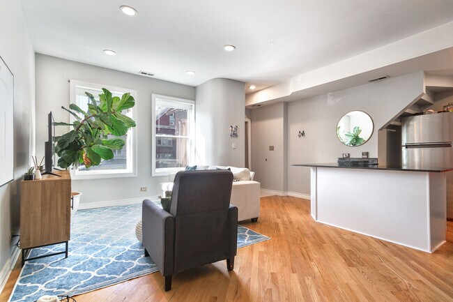 3047 N Clybourn Ave unit 1, Chicago, IL 60618 - photo 3